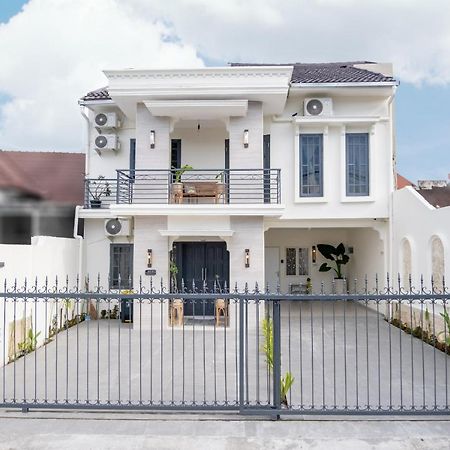 Siji Plemburan Vacation Home Kejayan ภายนอก รูปภาพ