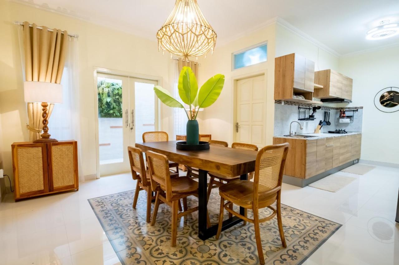 Siji Plemburan Vacation Home Kejayan ภายนอก รูปภาพ